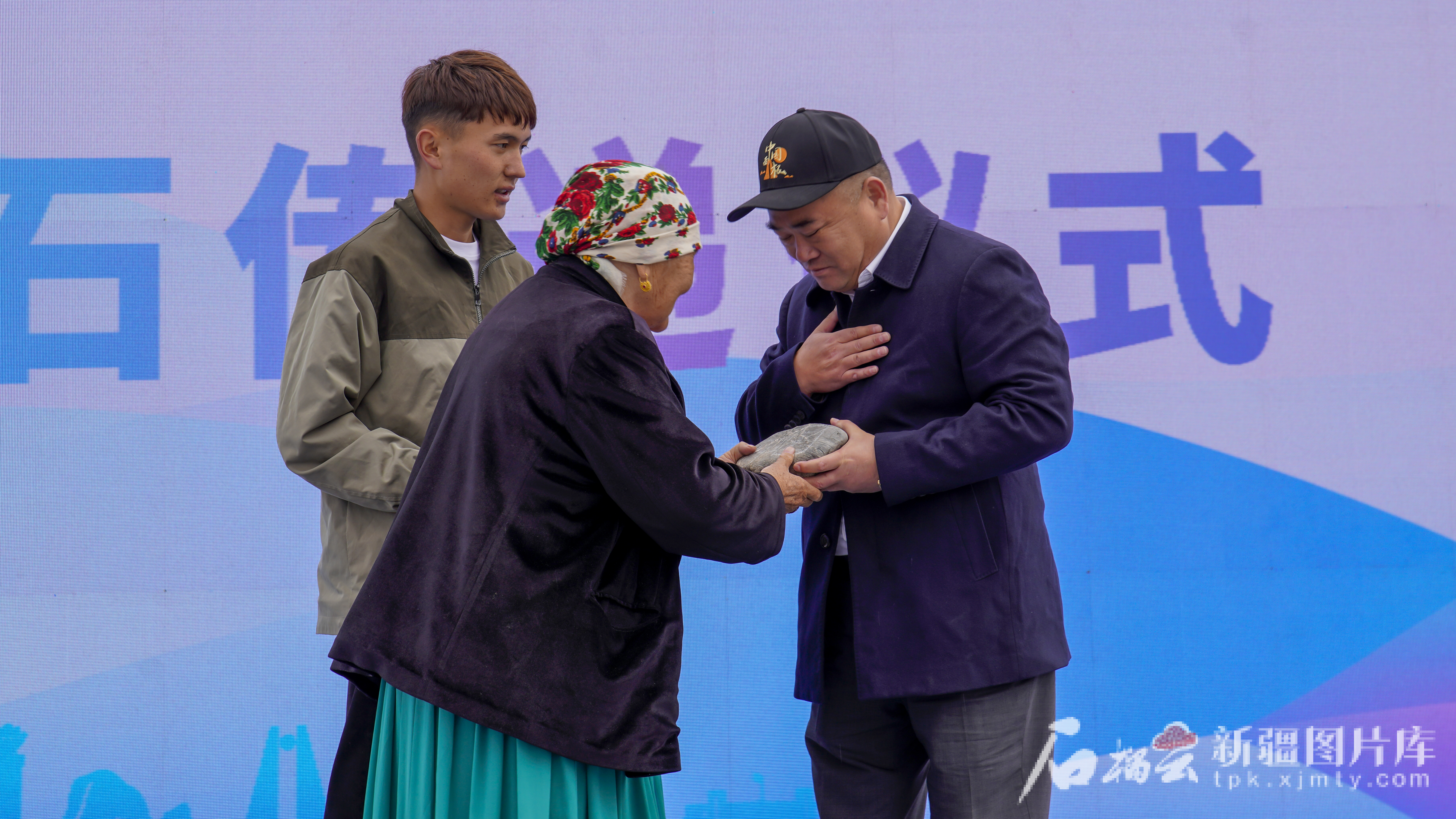 mmexport1747975206720